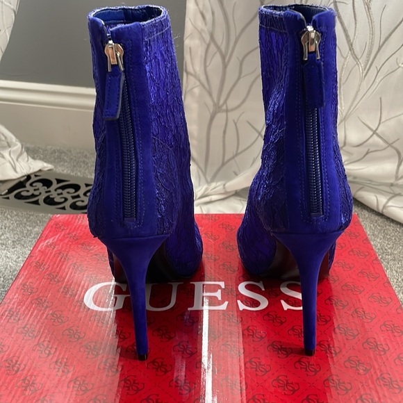 Guess Arya Booties 💙